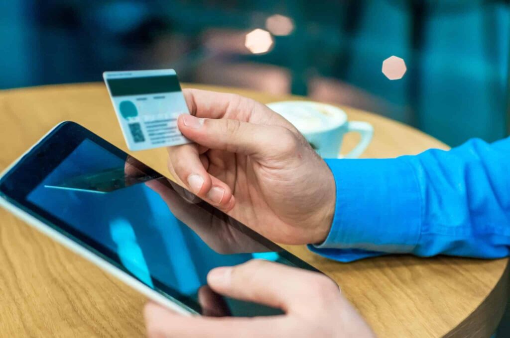 Segurança digital bancária e desafios das instituições financeiras
