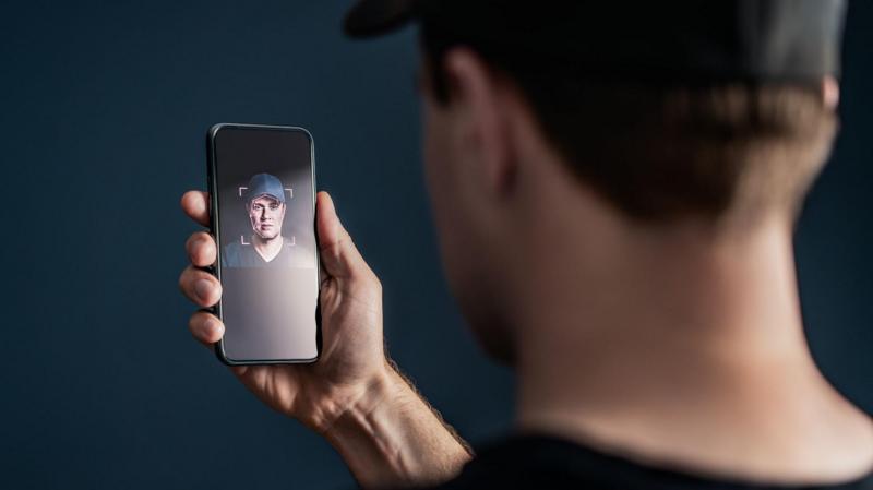 Golpes com IA e deepfake usados para clonar pessoas